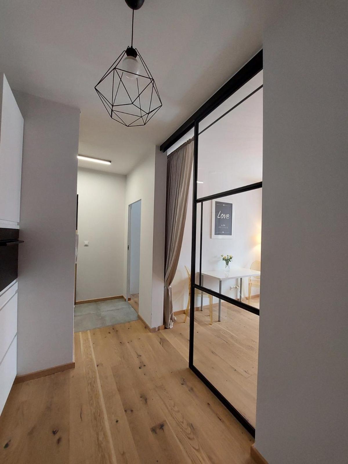 Apartament Golden Rose Metro & Park