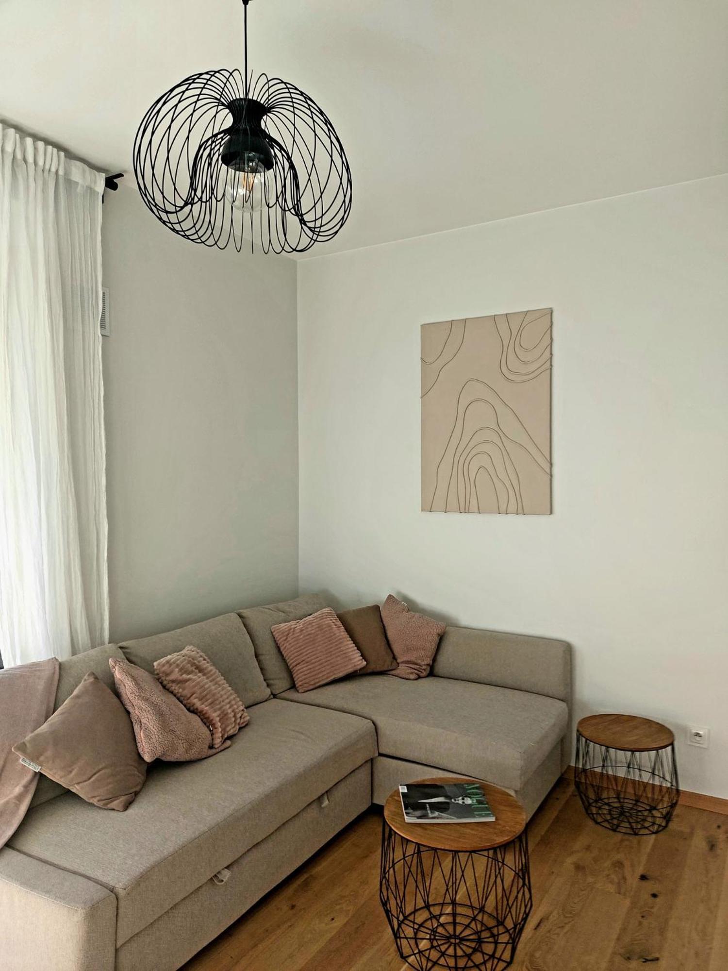 Golden Rose Metro & Park Apartament *
