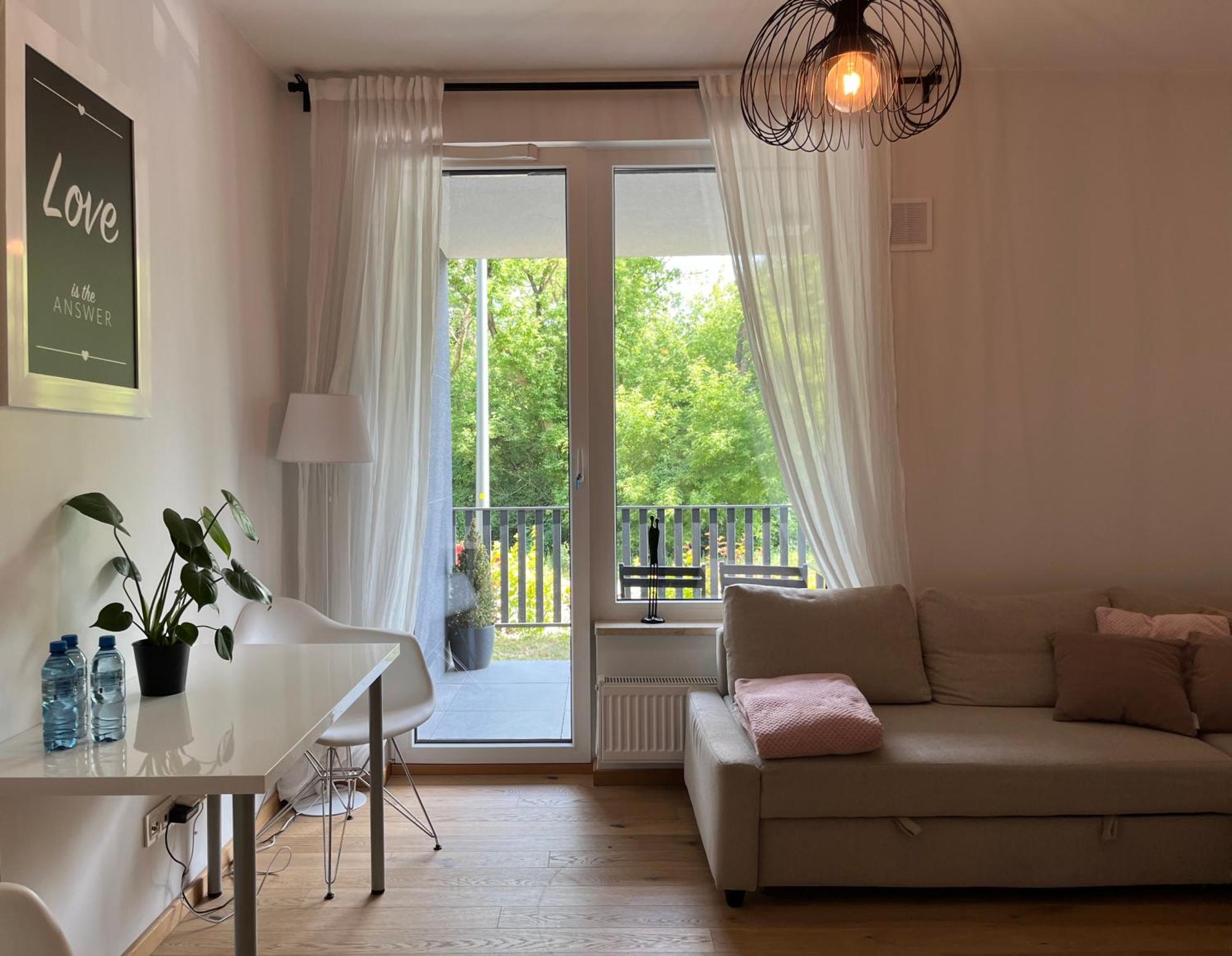 Apartament Golden Rose Metro & Park